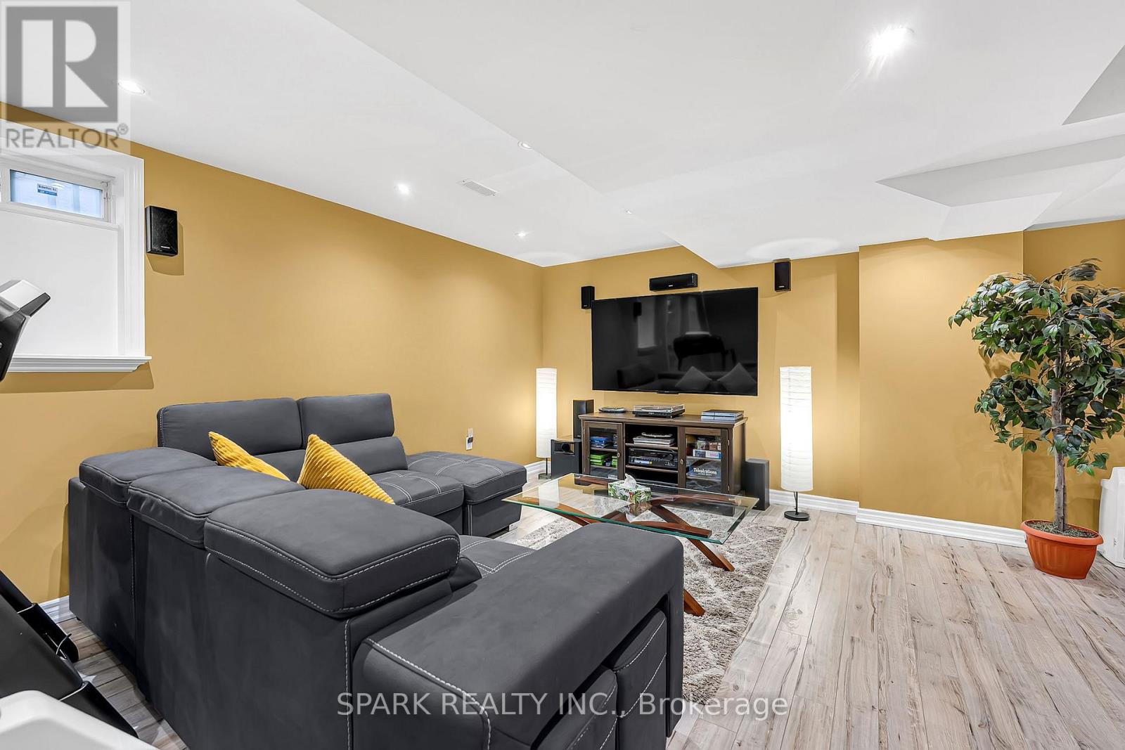 52 Watsonbrook Drive, Brampton, Ontario  L6R 0R3 - Photo 23 - W12510406