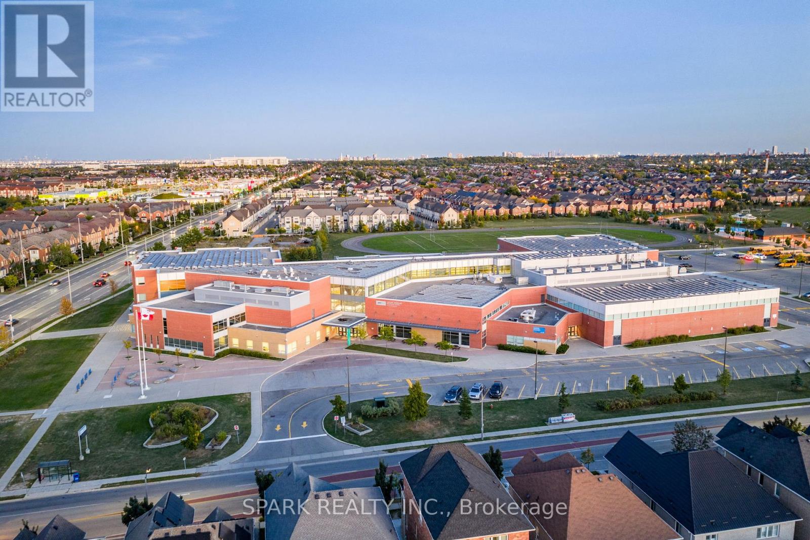 52 Watsonbrook Drive, Brampton, Ontario  L6R 0R3 - Photo 37 - W12510406