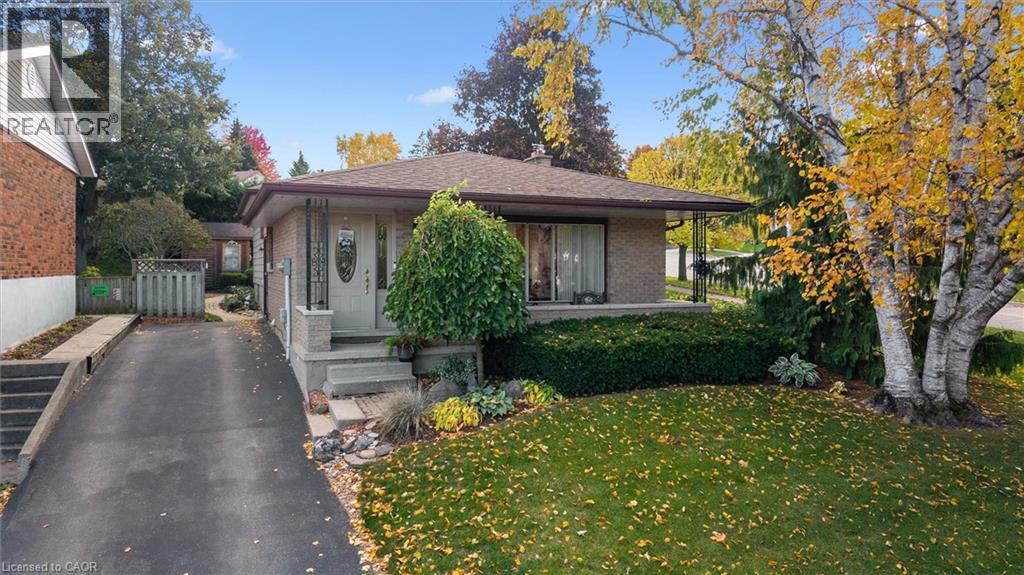 61 Sandsprings Crescent, Kitchener, Ontario  N2E 2A5 - Photo 3 - 40779442