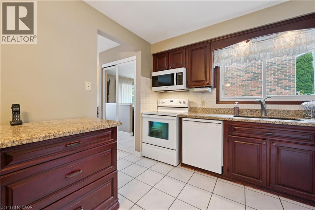 61 Sandsprings Crescent, Kitchener, Ontario  N2E 2A5 - Photo 11 - 40779442