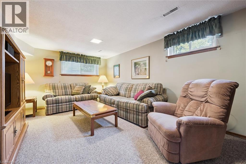 61 Sandsprings Crescent, Kitchener, Ontario  N2E 2A5 - Photo 19 - 40779442