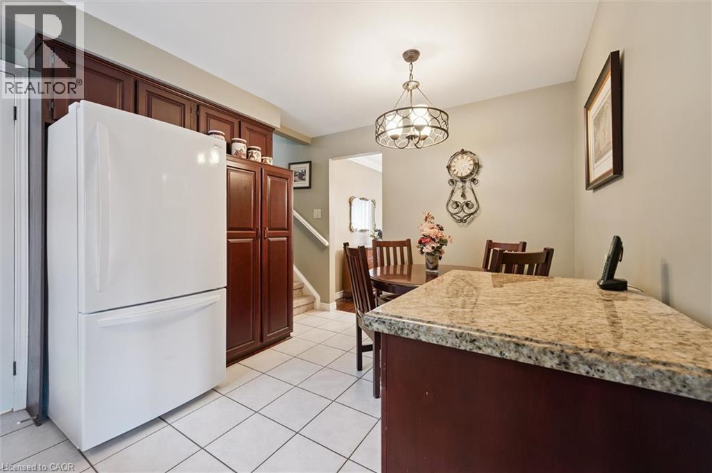 61 Sandsprings Crescent, Kitchener, Ontario  N2E 2A5 - Photo 12 - 40779442