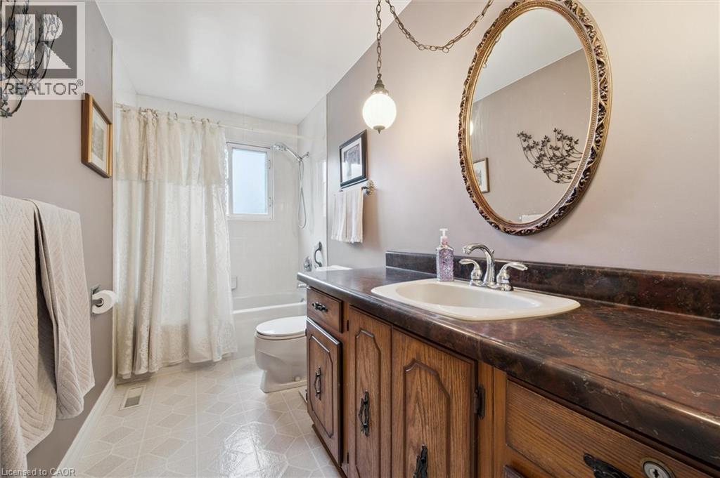 61 Sandsprings Crescent, Kitchener, Ontario  N2E 2A5 - Photo 18 - 40779442