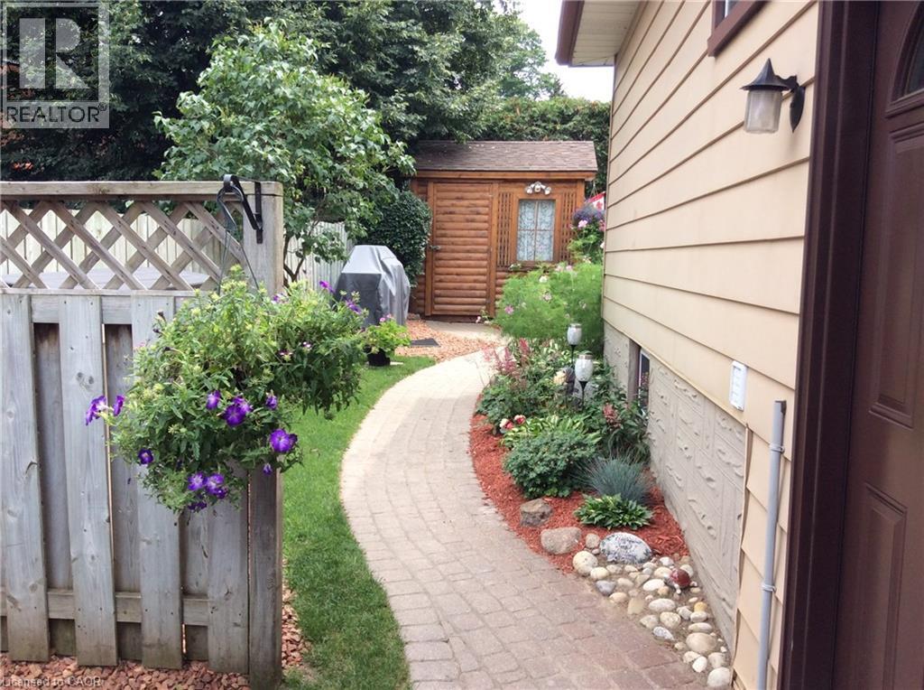 61 Sandsprings Crescent, Kitchener, Ontario  N2E 2A5 - Photo 39 - 40779442