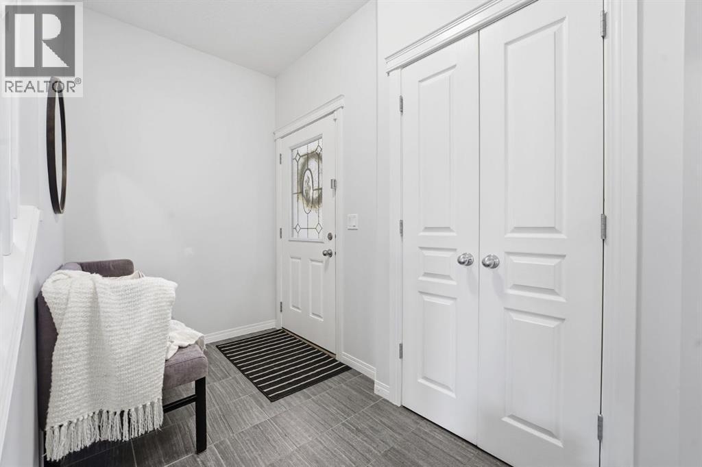 1096 Hillcrest Lane Sw, Airdrie, Alberta  T4B 3W2 - Photo 4 - A2267933