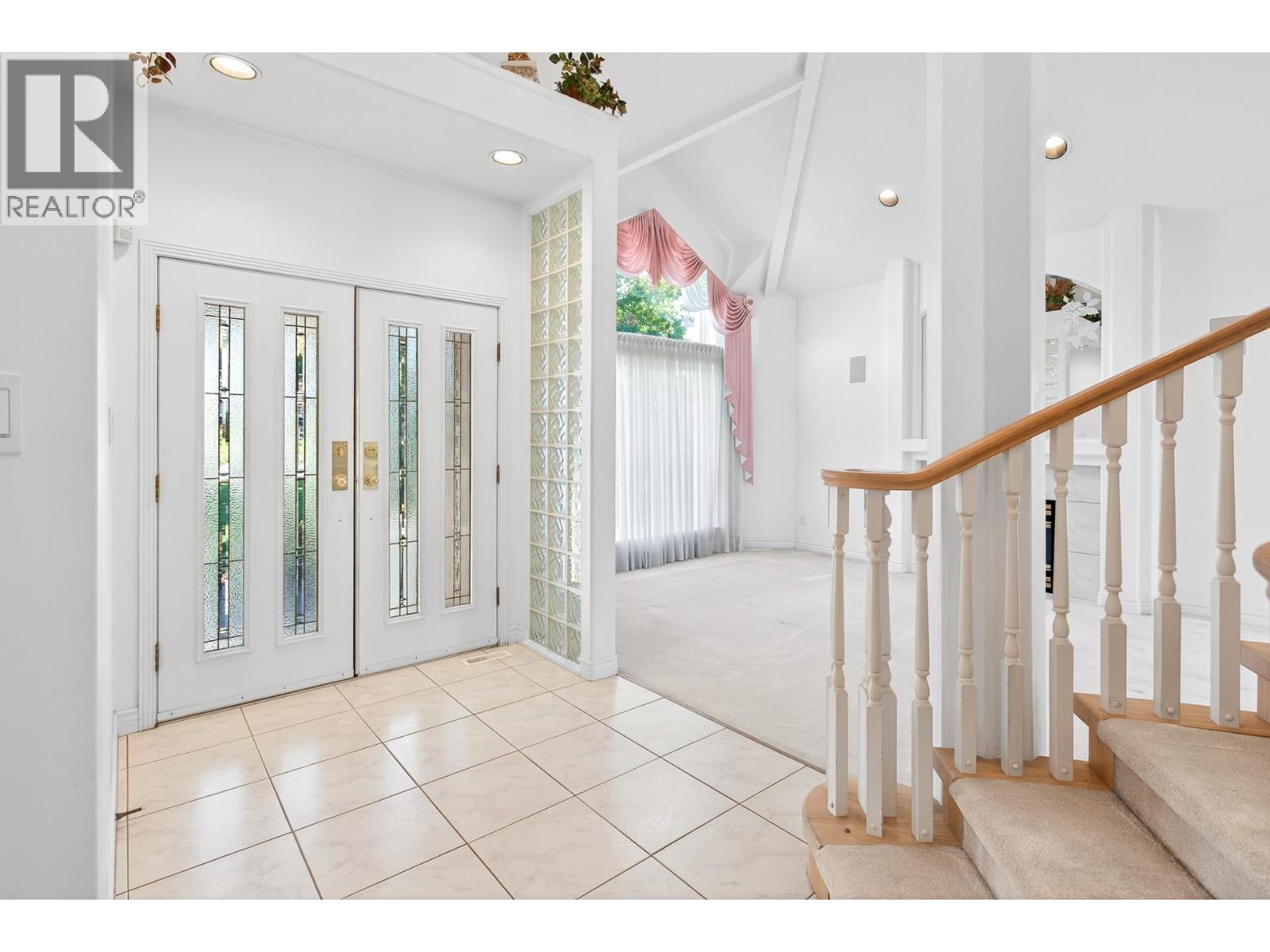 2643 Fortress Drive, Port Coquitlam, British Columbia  V3C 6G7 - Photo 4 - R3059779