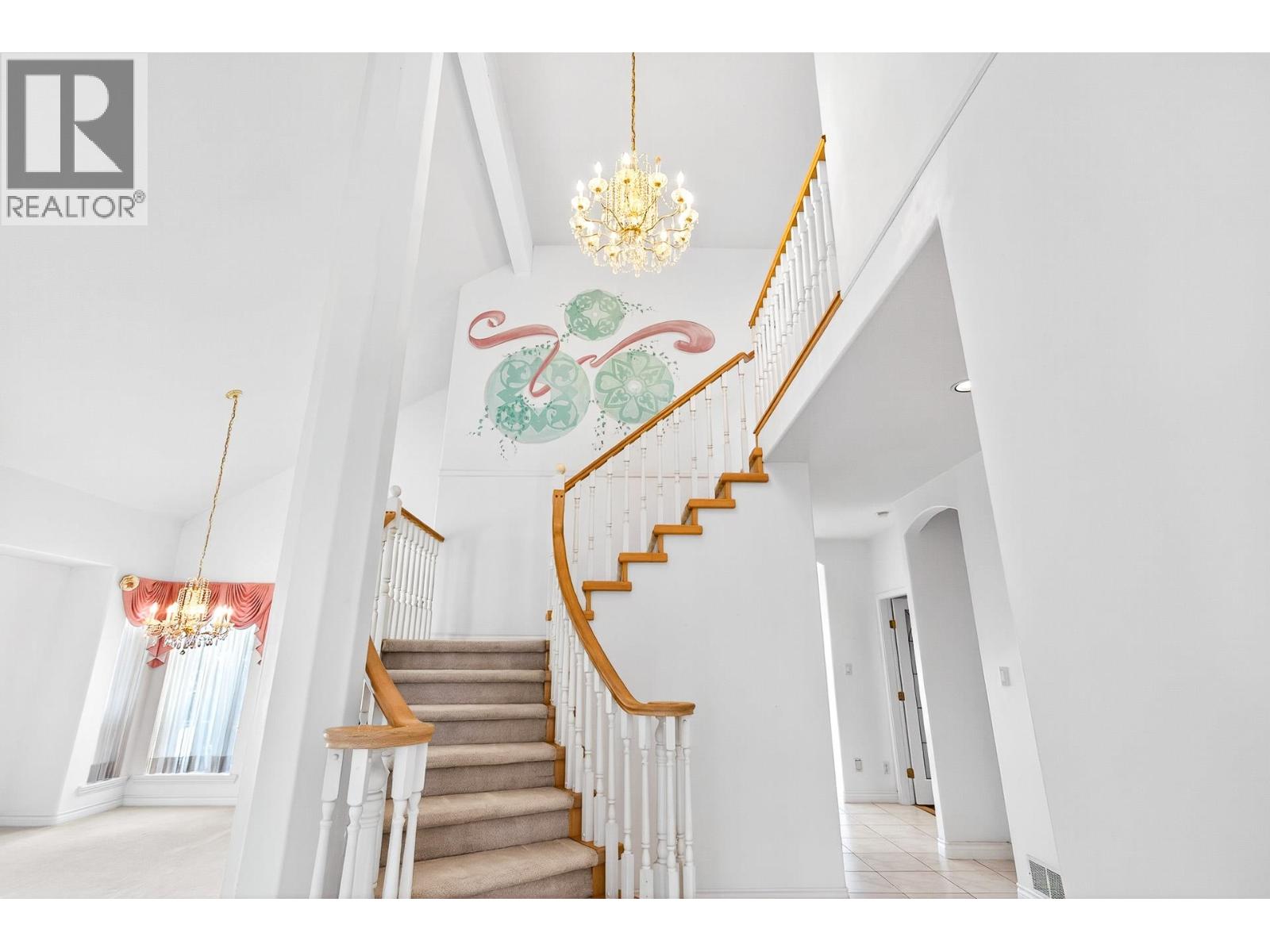 2643 Fortress Drive, Port Coquitlam, British Columbia  V3C 6G7 - Photo 3 - R3059779