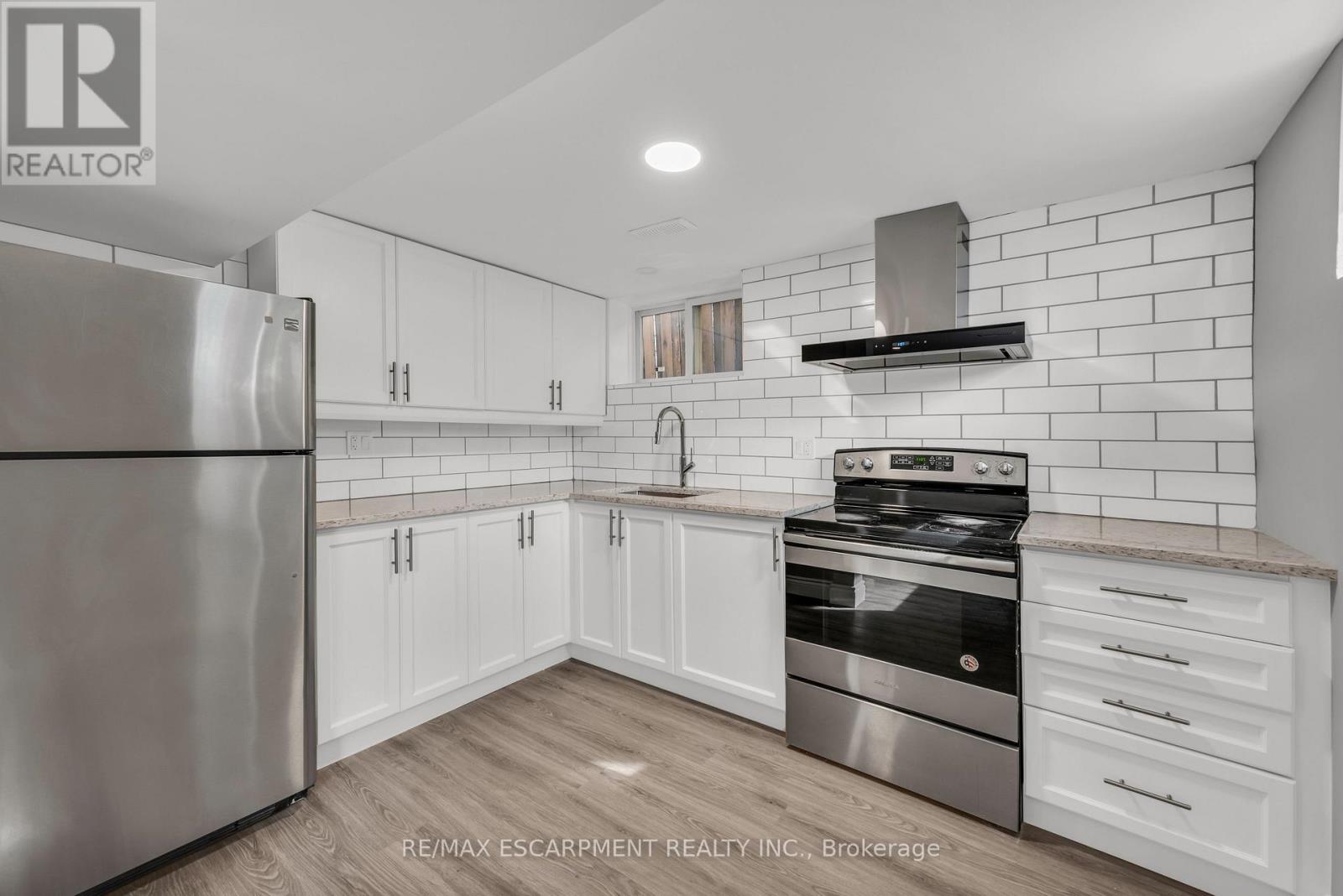 Lower - 143 Highridge Avenue, Hamilton, Ontario  L8E 3L5 - Photo 8 - X12510362