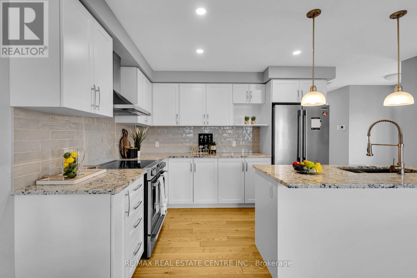 121 Hollybrook Trail, Kitchener, Ontario  N2R 0P1 - Photo 12 - X12510386