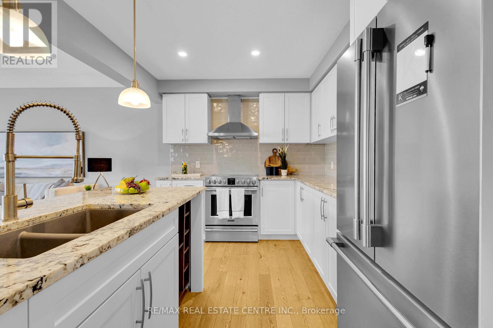 121 Hollybrook Trail, Kitchener, Ontario  N2R 0P1 - Photo 9 - X12510386