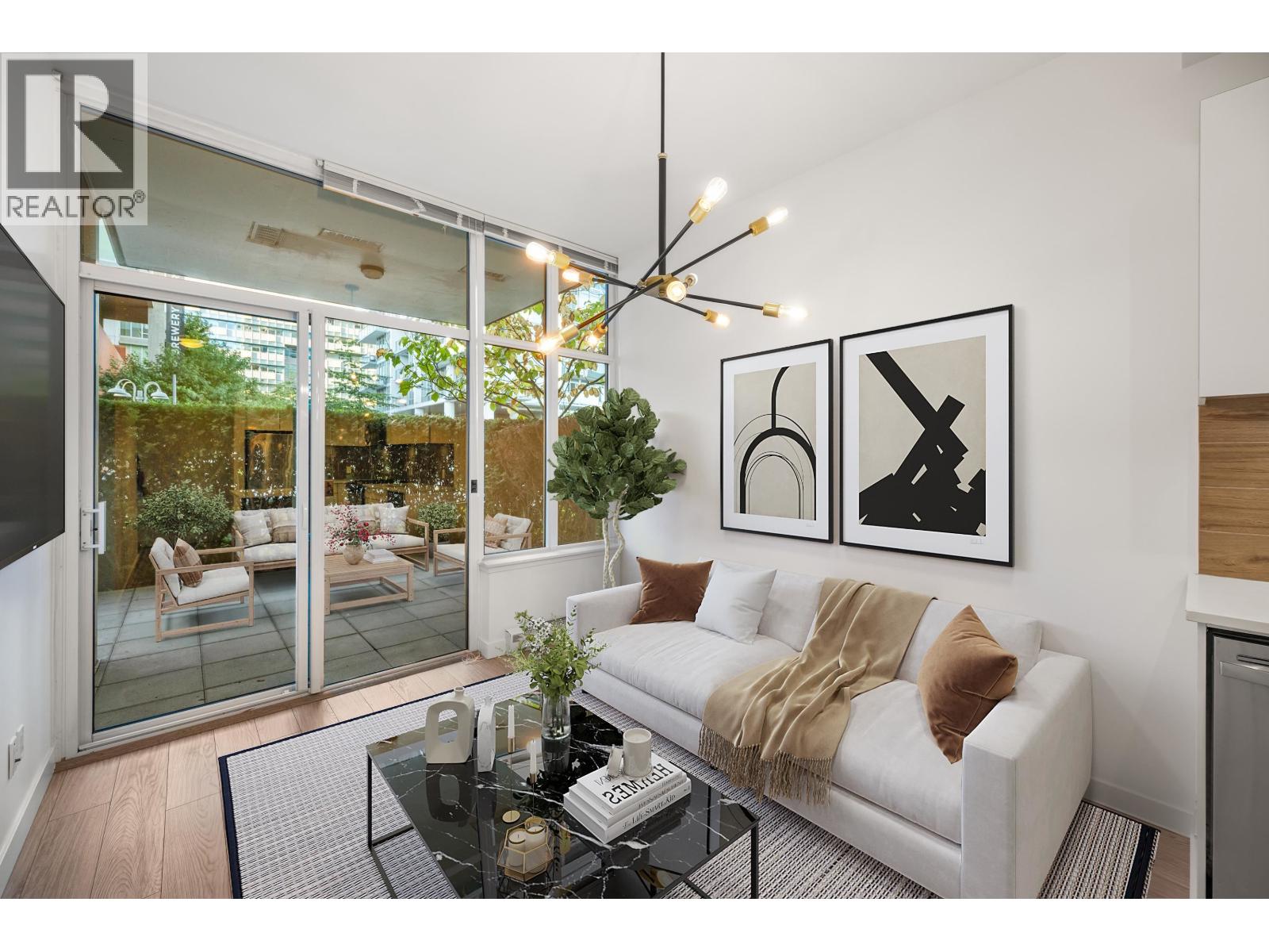 102 200 Nelson's Crescent, New Westminster, British Columbia  V3L 0H4 - Photo 1 - R3064855