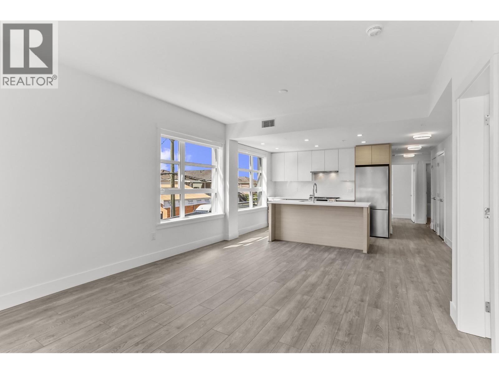 306 4788 Hastings Street, Burnaby, British Columbia V5C 0P3 - Photo 4 - R3064759