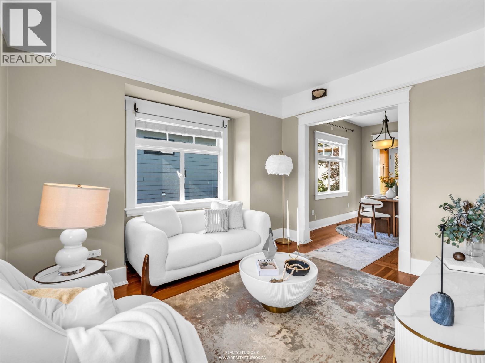 138 W Kings Road, North Vancouver, British Columbia  V7N 2L8 - Photo 2 - R3064846