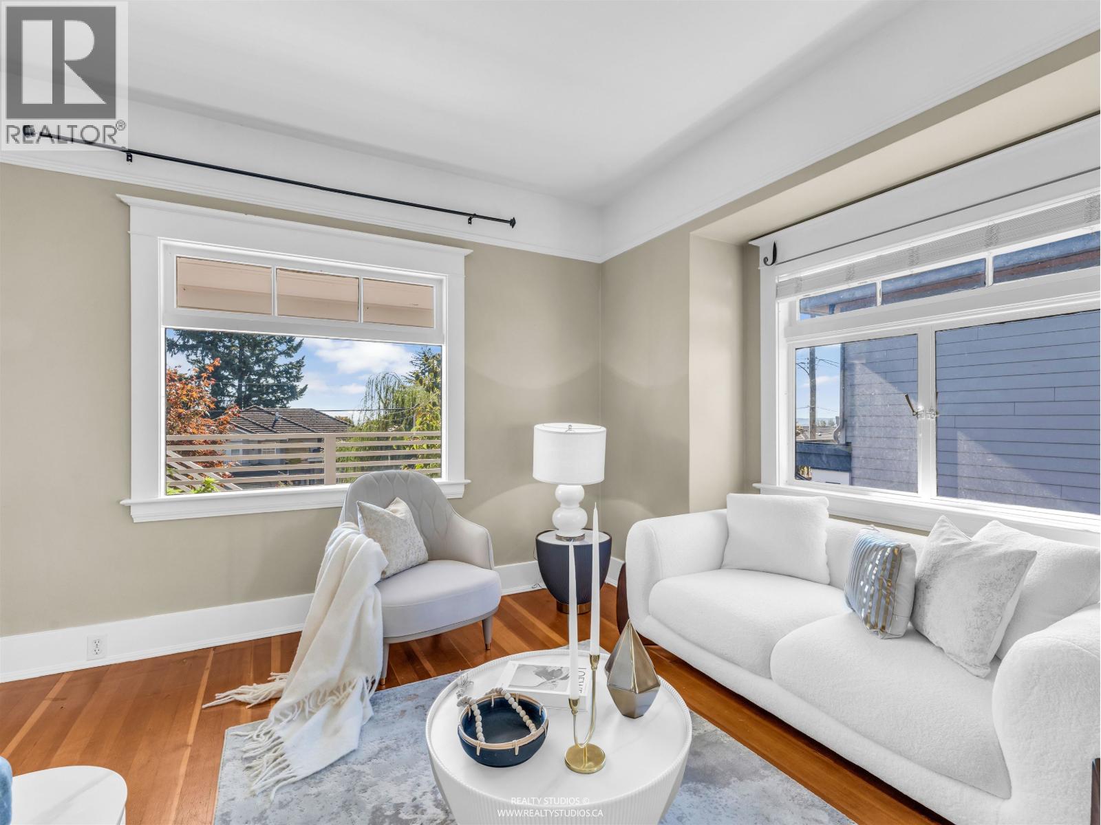 138 W Kings Road, North Vancouver, British Columbia  V7N 2L8 - Photo 3 - R3064846