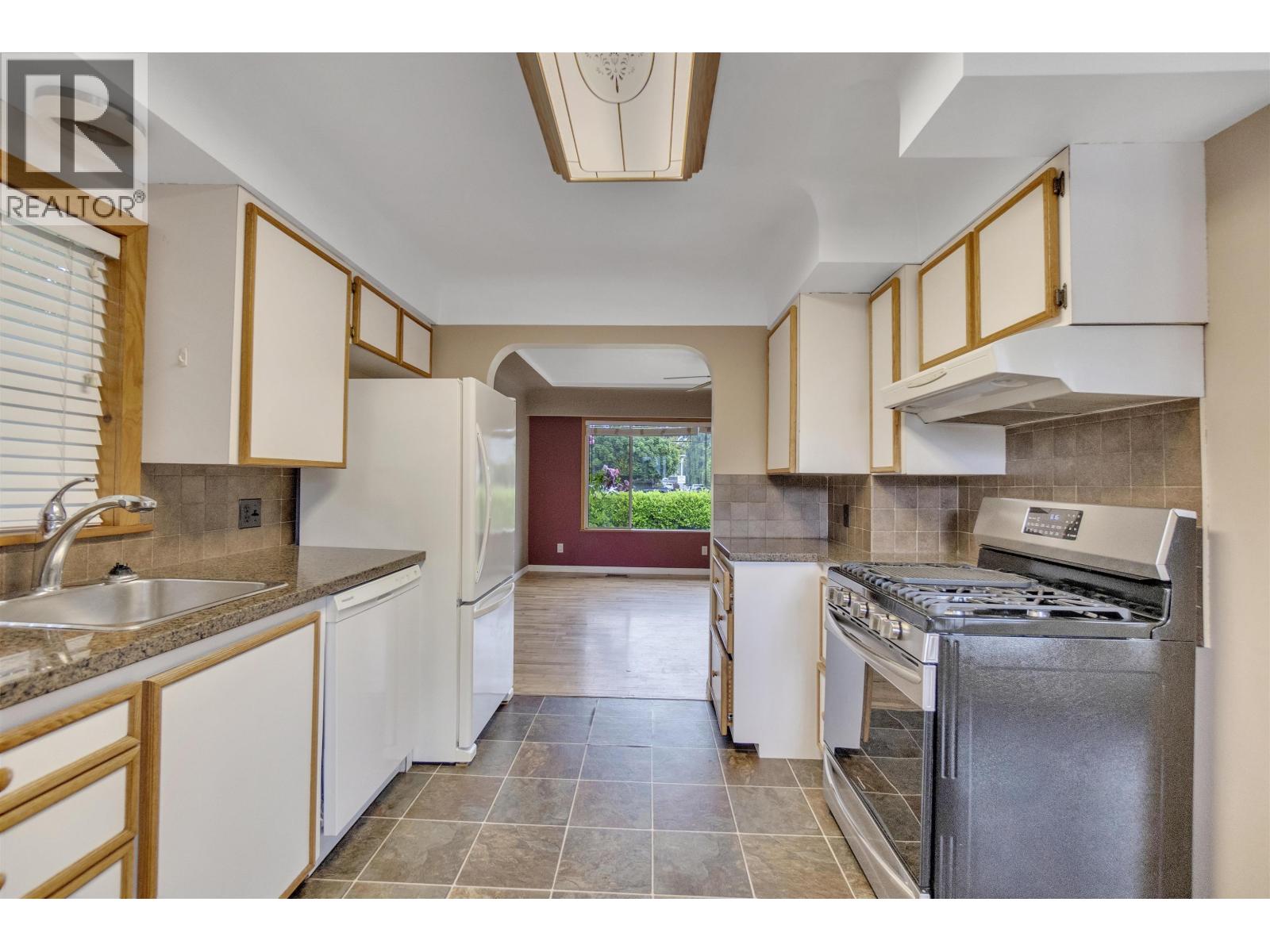 22128 119 Avenue, Maple Ridge, British Columbia  V2X 2Y8 - Photo 15 - R3064849