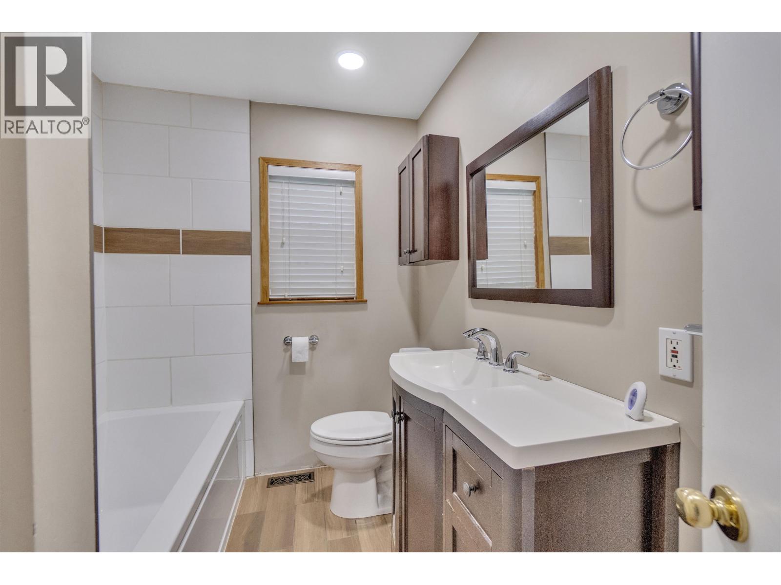 22128 119 Avenue, Maple Ridge, British Columbia  V2X 2Y8 - Photo 9 - R3064849