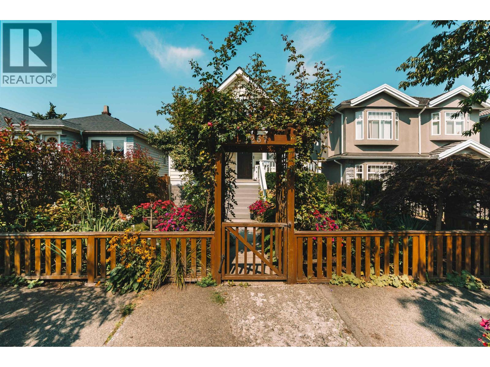 2267 Napier Street, Vancouver, British Columbia  V5L 2P3 - Photo 4 - R3064872