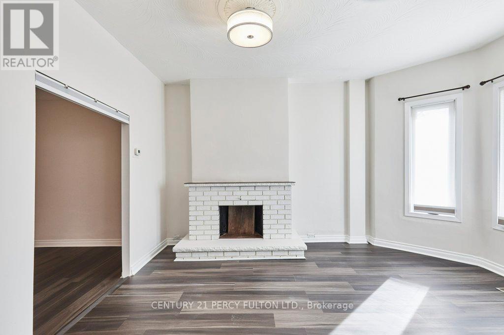 471 Shaw Street, Toronto, Ontario  M6G 3L4 - Photo 3 - C12510420