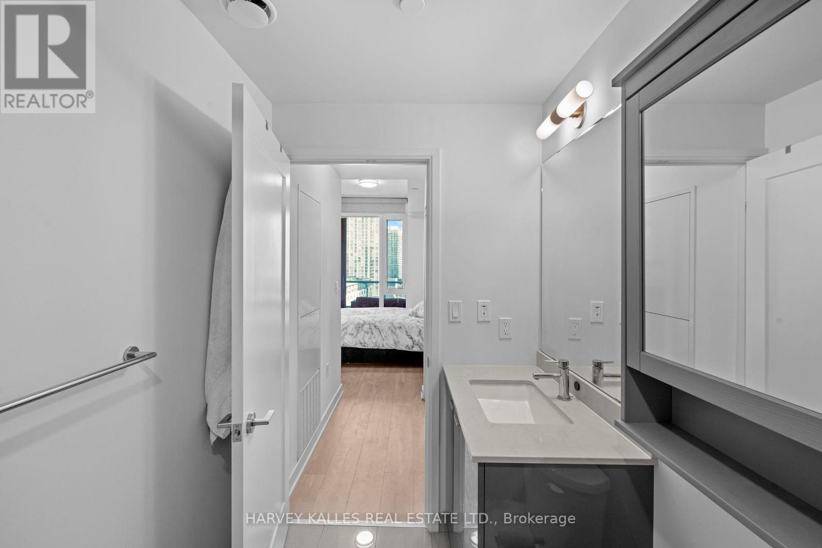 1004 - 576 Front Street W, Toronto, Ontario  M5V 0P8 - Photo 13 - C12510432