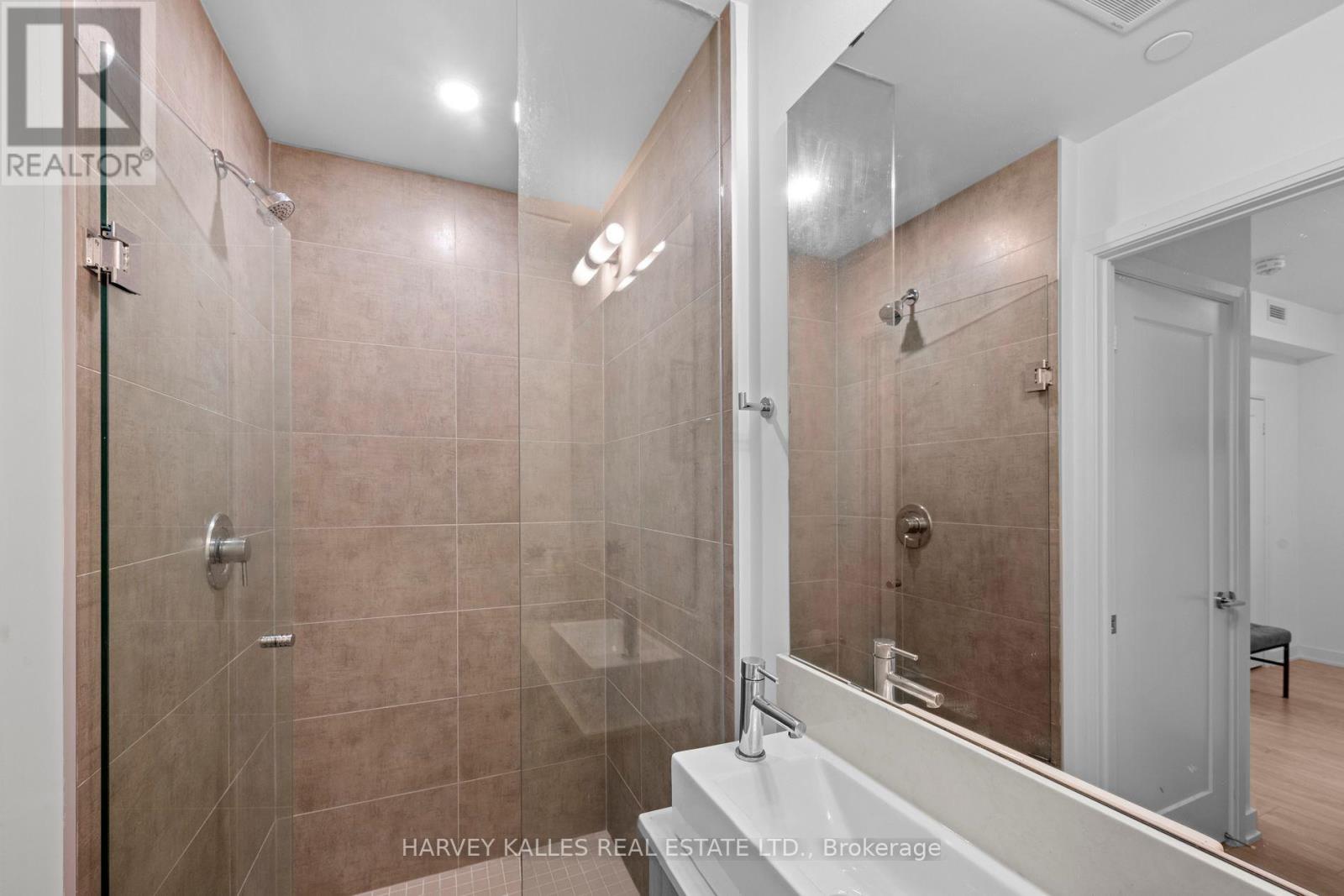 1004 - 576 Front Street W, Toronto, Ontario  M5V 0P8 - Photo 17 - C12510432