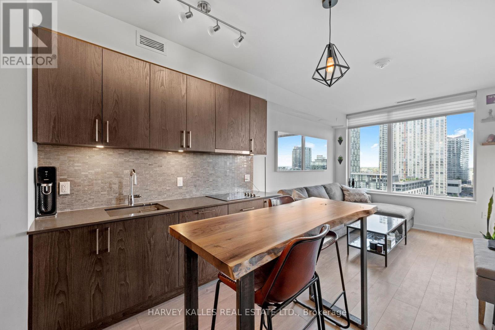 1004 - 576 Front Street W, Toronto, Ontario  M5V 0P8 - Photo 3 - C12510432