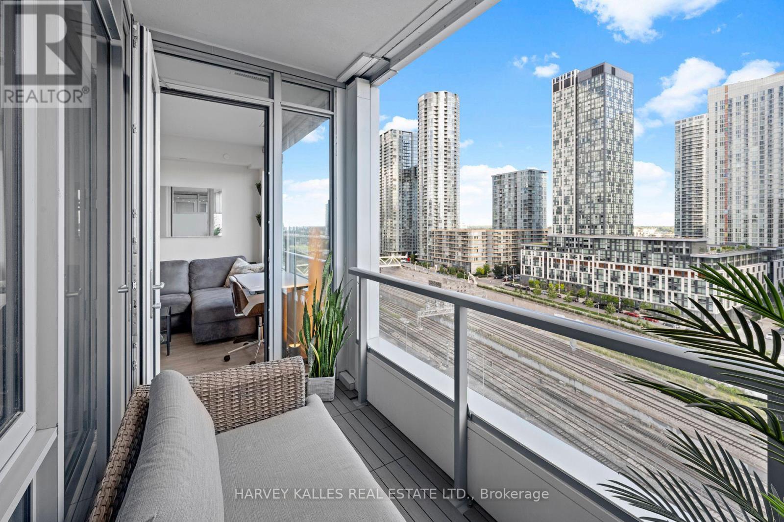 1004 - 576 Front Street W, Toronto, Ontario  M5V 0P8 - Photo 7 - C12510432