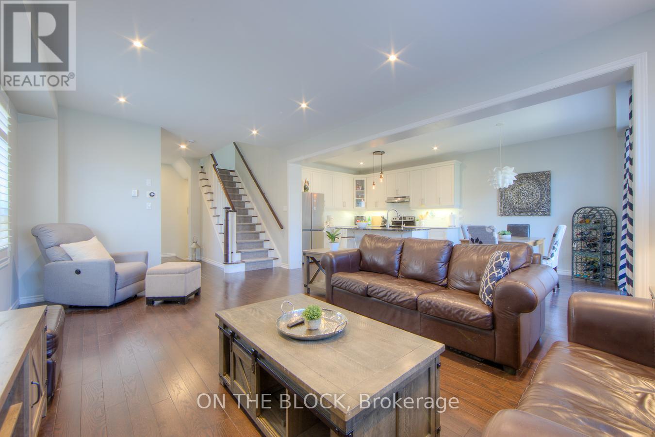 59 Hawke Crescent, New Tecumseth (Tottenham), Ontario  L0G 1W0 - Photo 10 - N12510444