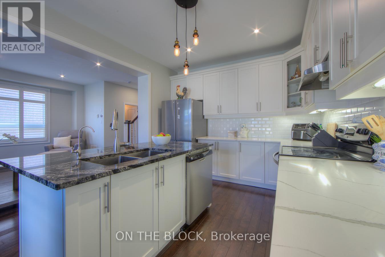 59 Hawke Crescent, New Tecumseth (Tottenham), Ontario  L0G 1W0 - Photo 12 - N12510444