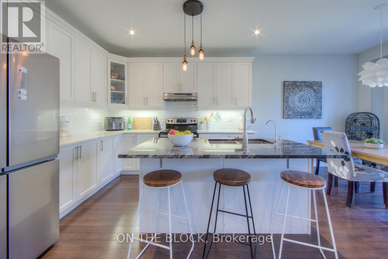 59 Hawke Crescent, New Tecumseth (Tottenham), Ontario  L0G 1W0 - Photo 15 - N12510444