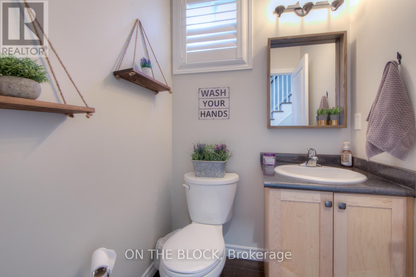 59 Hawke Crescent, New Tecumseth (Tottenham), Ontario  L0G 1W0 - Photo 7 - N12510444