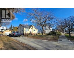 828 Dehart Avenue Kelowna South