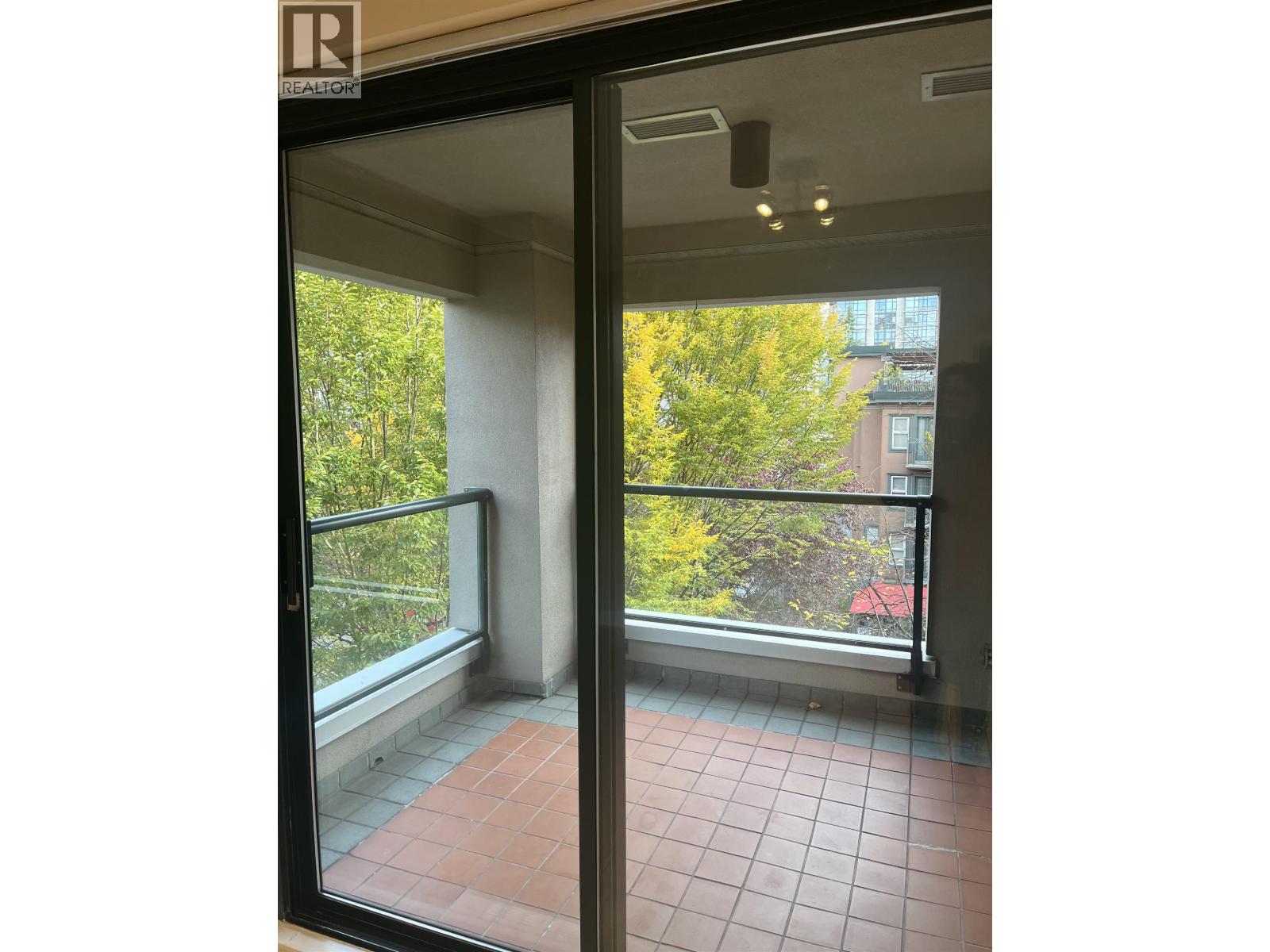 402 1818 Robson Street, Vancouver, British Columbia V6G 1E3 - Photo 4 - R3064809