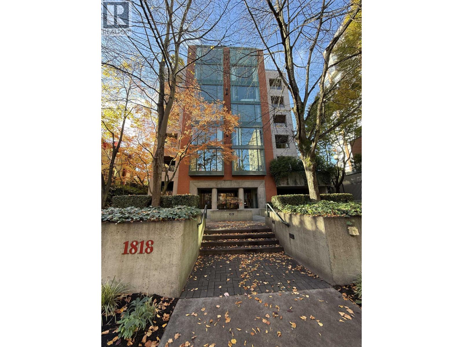 402 1818 ROBSON STREET, Vancouver, British Columbia