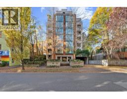 402 1818 ROBSON STREET