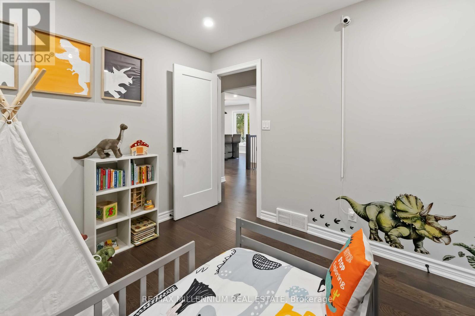 45 Bradley Street, St. Catharines, Ontario  L2T 1R5 - Photo 24 - X12509314