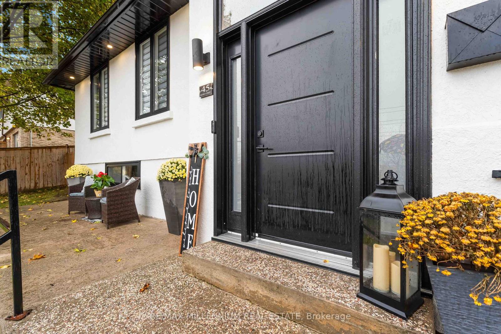 45 Bradley Street, St. Catharines, Ontario  L2T 1R5 - Photo 8 - X12509314