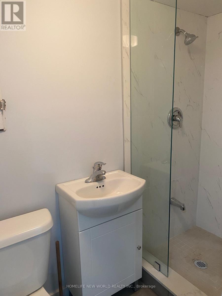 312 Whitmore B2 Avenue, Toronto, Ontario  M6E 2N4 - Photo 5 - W12501246