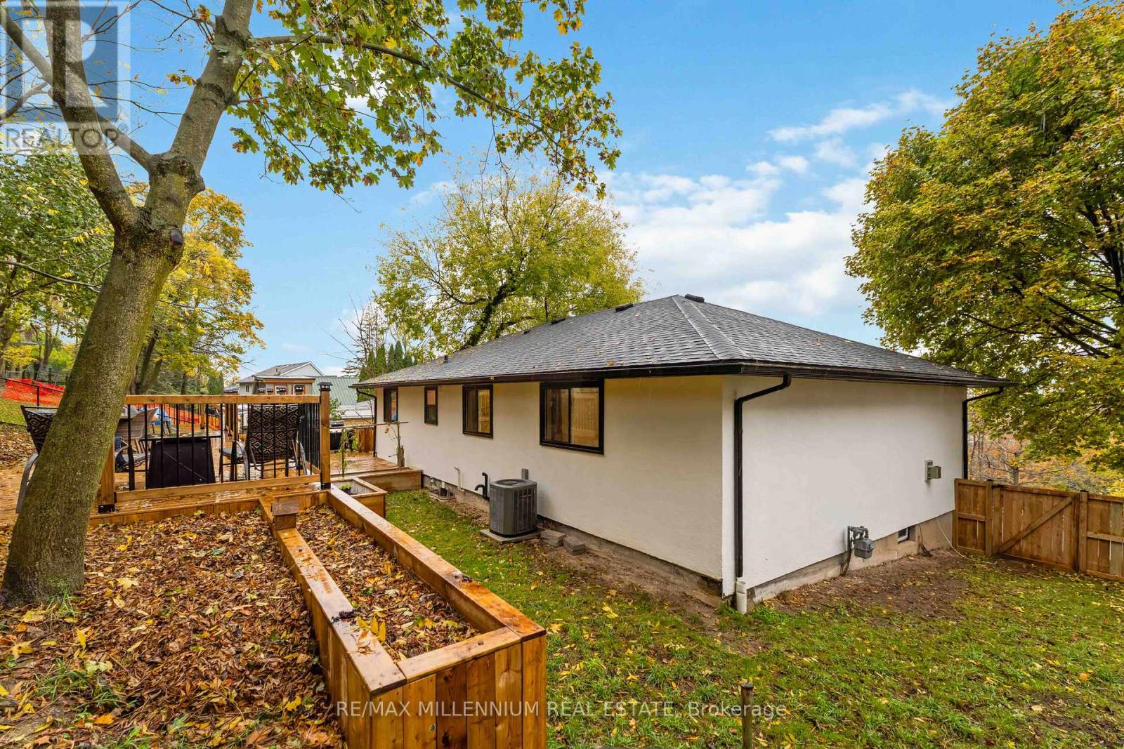 45 Bradley Street, St. Catharines, Ontario  L2T 1R5 - Photo 43 - X12509314