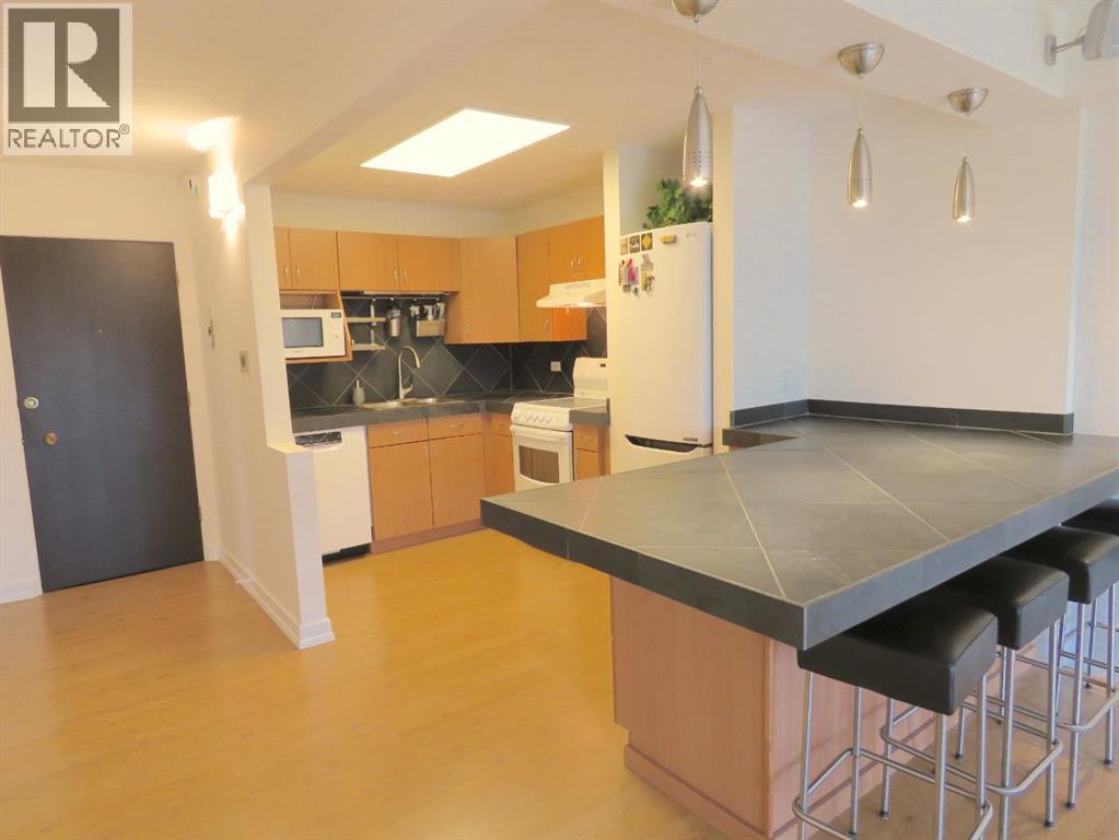 Property at 204, 328 Cedar Crescent SW image 2