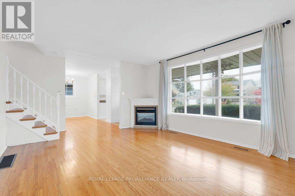 121 Palmer Road, Belleville, Ontario K8P 4C7 - Photo 10 - X12510506