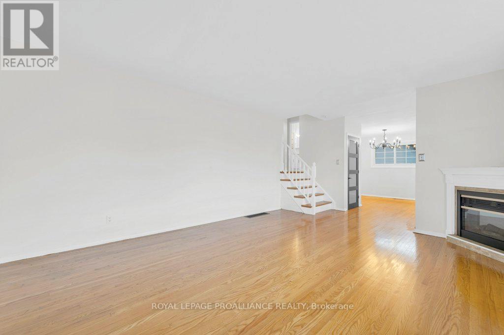 121 Palmer Road, Belleville, Ontario K8P 4C7 - Photo 11 - X12510506