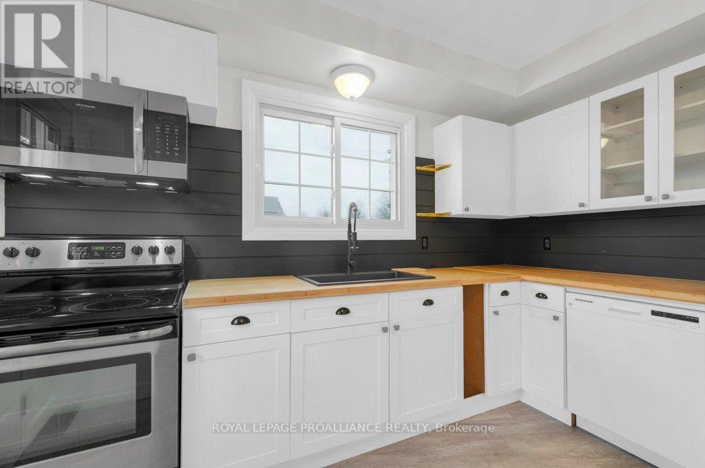 121 Palmer Road, Belleville, Ontario K8P 4C7 - Photo 16 - X12510506