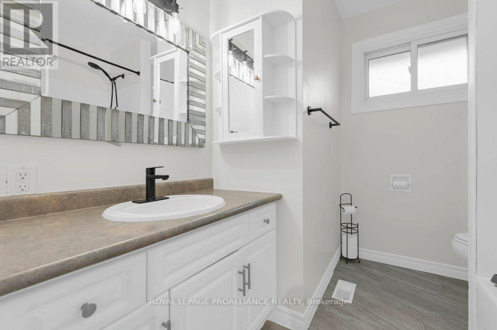 121 Palmer Road, Belleville, Ontario K8P 4C7 - Photo 21 - X12510506