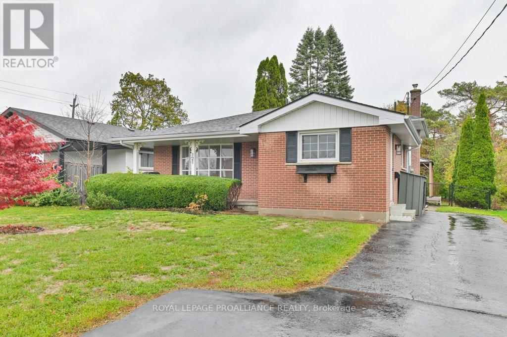 121 Palmer Road, Belleville, Ontario K8P 4C7 - Photo 3 - X12510506