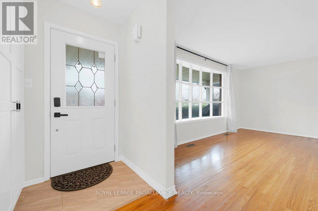 121 Palmer Road, Belleville, Ontario K8P 4C7 - Photo 7 - X12510506