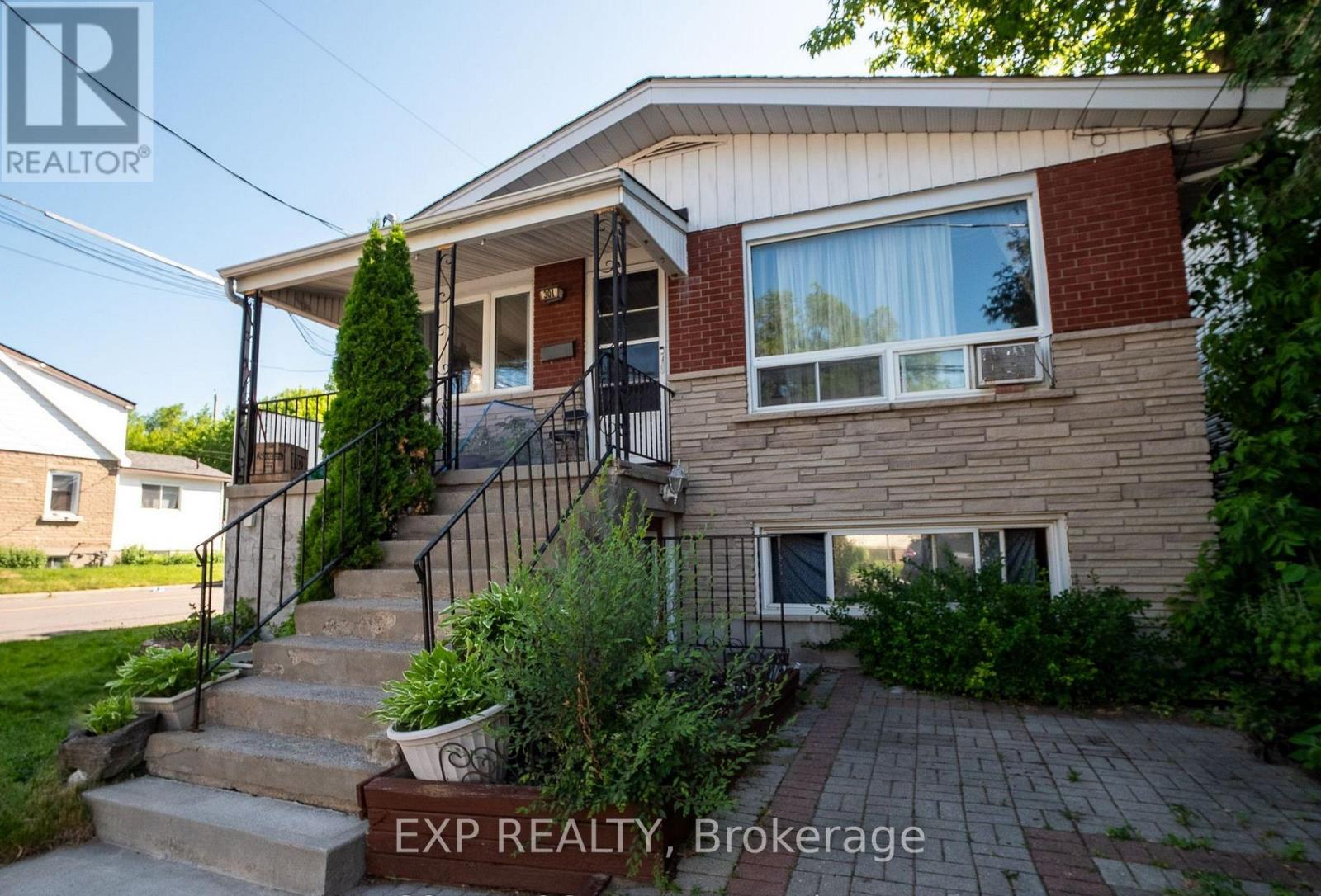 310 Patton Street, Ottawa, Ontario  K1L 6G4 - Photo 2 - X12510458