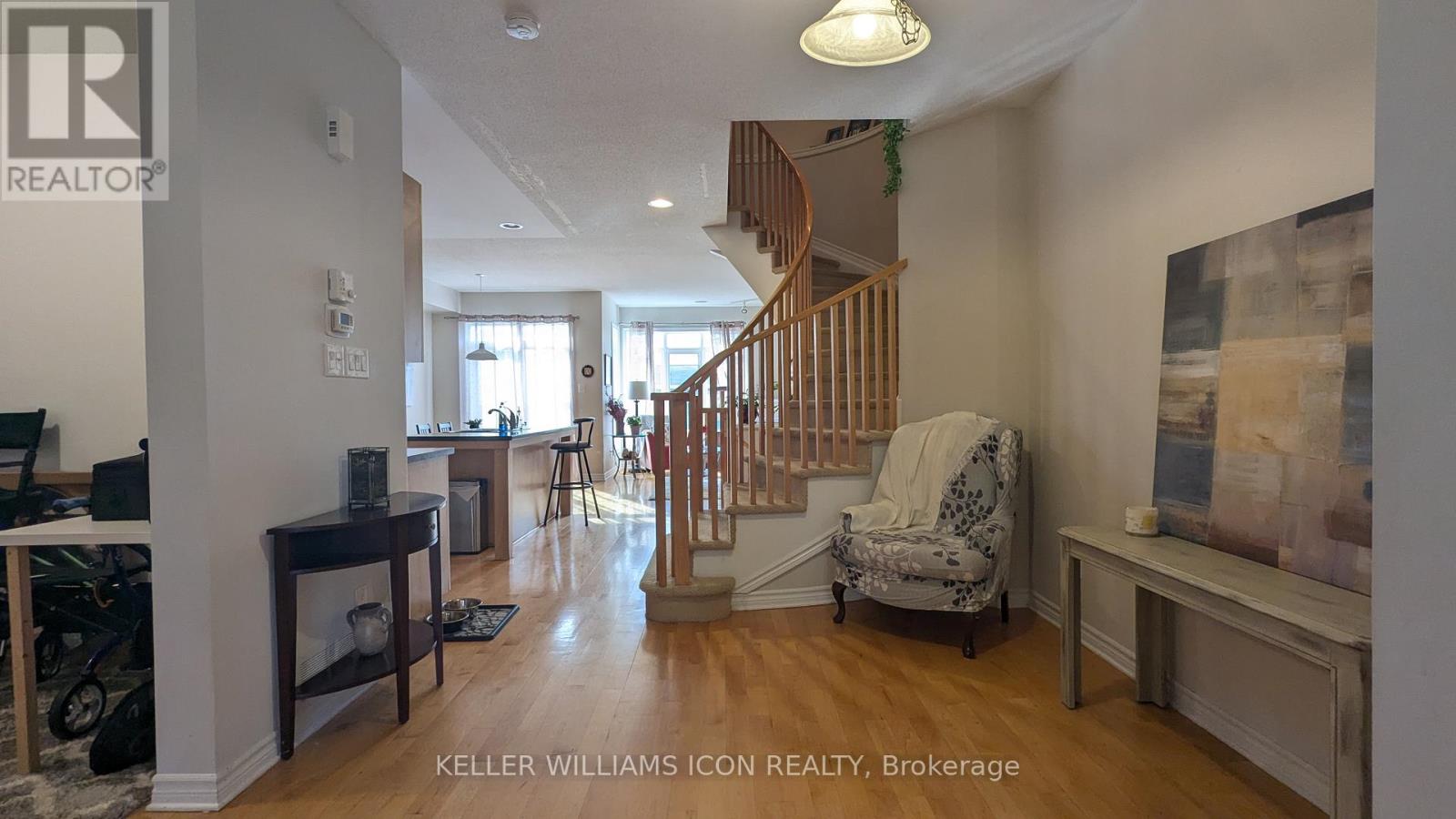 564 Remnor Avenue, Ottawa, Ontario  K2T 0A5 - Photo 4 - X12510462