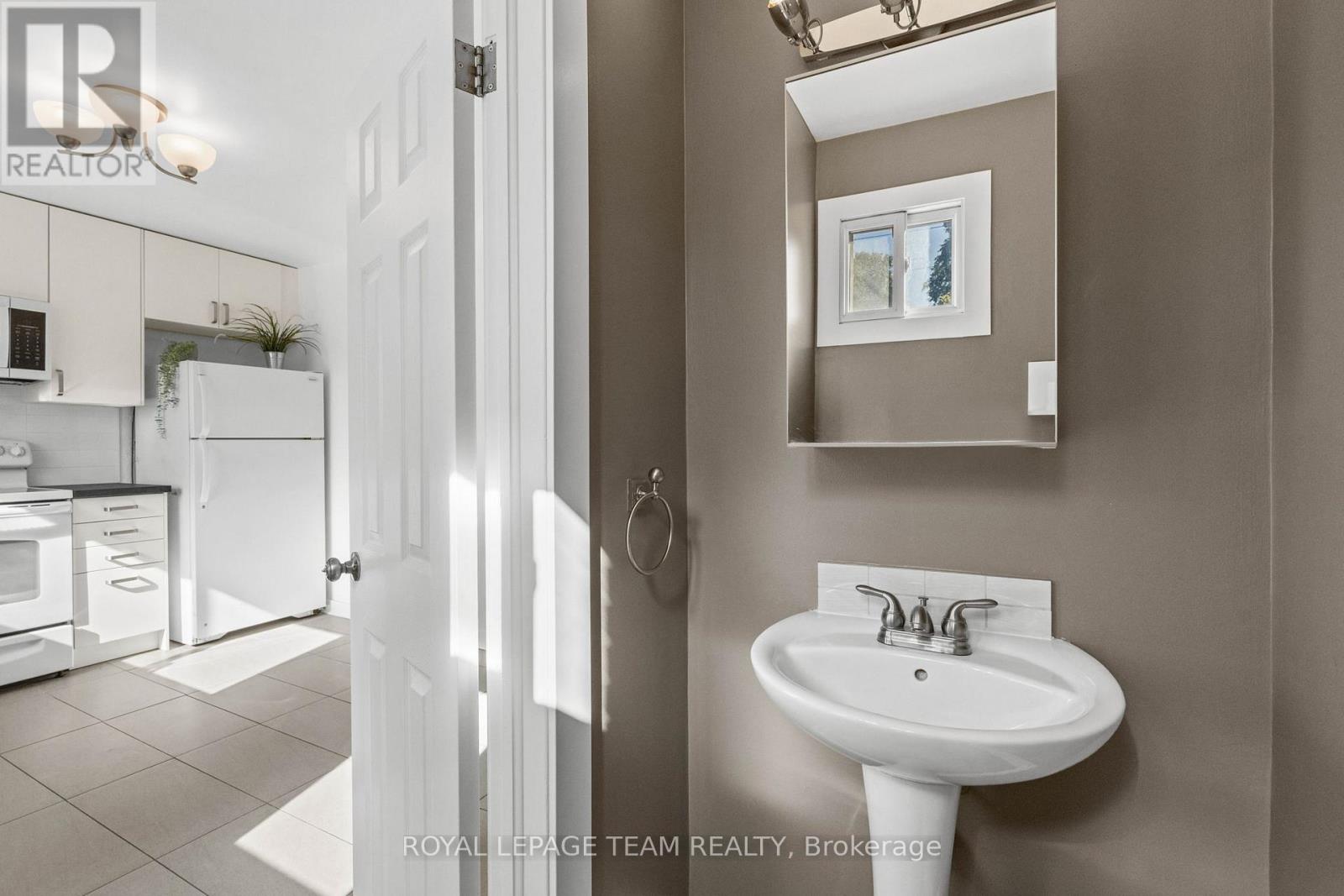 1308 Summerville Avenue, Ottawa, Ontario  K1Z 8G8 - Photo 19 - X12510508