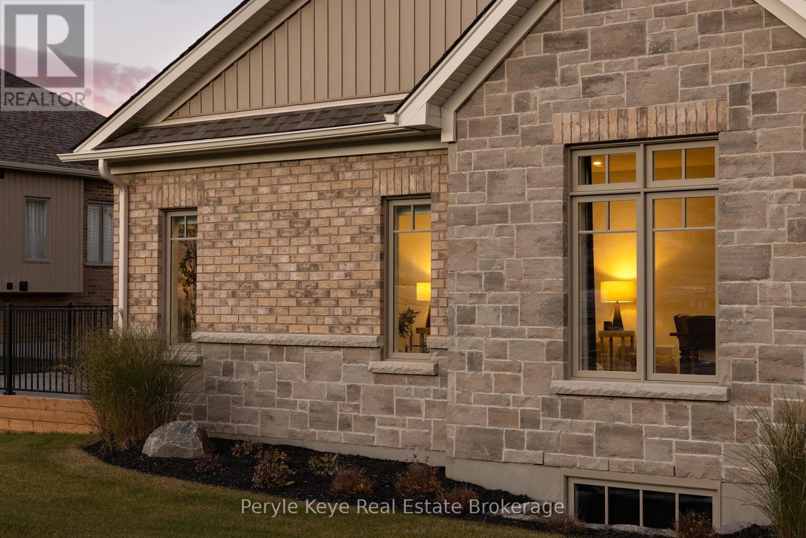 14 Charles Morley Boulevard, Huntsville, Ontario  P1H 0G5 - Photo 5 - X12451087