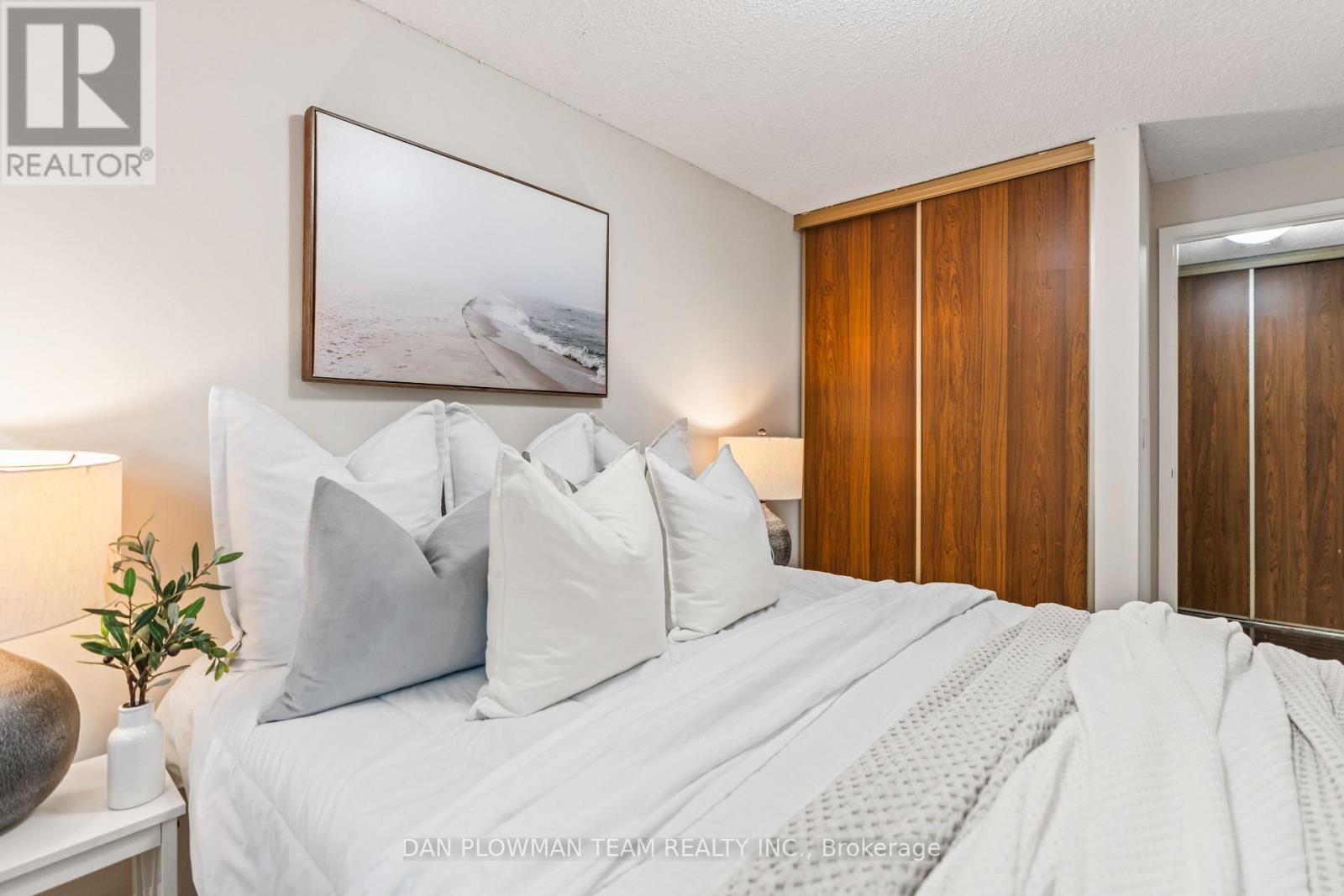 1092 Central Park Boulevard N, Oshawa, Ontario  L1G 7G8 - Photo 19 - E12510460